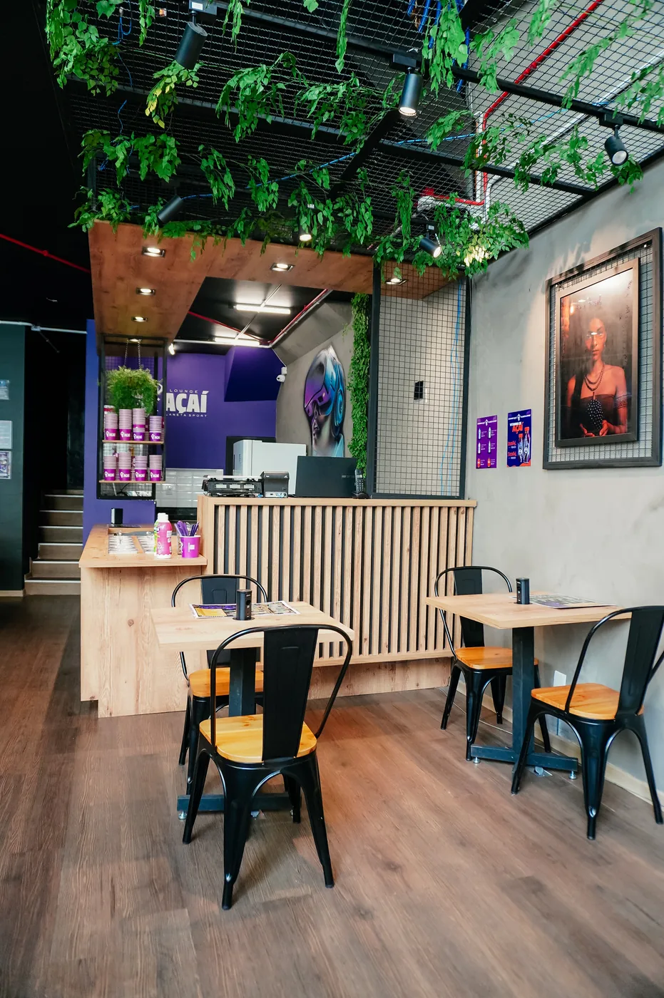 Espaço interno do Açaí Lounge